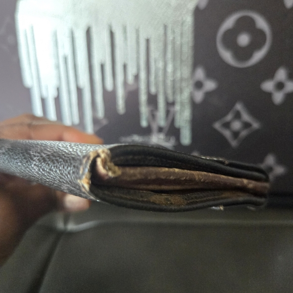 Louis Vuitton Momogram Snap Wallet - Picture 12 of 15